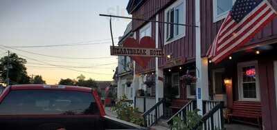 Heartbreak Hotel Sports Bar & Restaurant