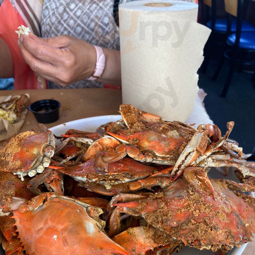 S &j's Riverside Restaurant