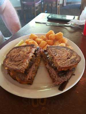 Kennedy Pointe Restaurant & Pub