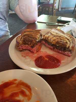 Kennedy Pointe Restaurant & Pub