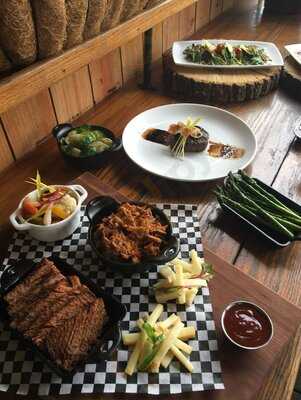 Lightburn's Restaurant At The Stonewall Resort