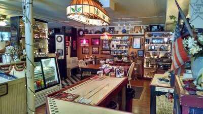 Knock On Wood Country Mercantile & Cafe