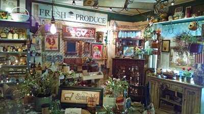 Knock On Wood Country Mercantile & Cafe