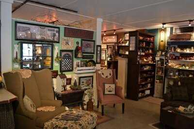 Knock On Wood Country Mercantile & Cafe