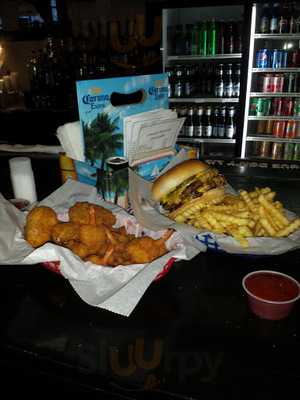 Camanders Bar And Grill