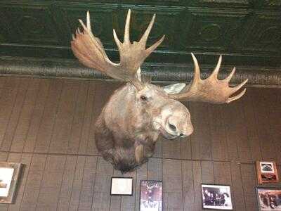 Svilar's Bar & Dining Room