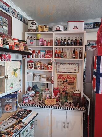 Midpoint Cafe And Gift Shop
