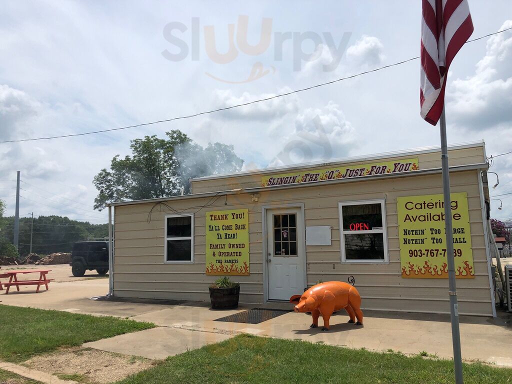 Benny's Smokin' Bbq