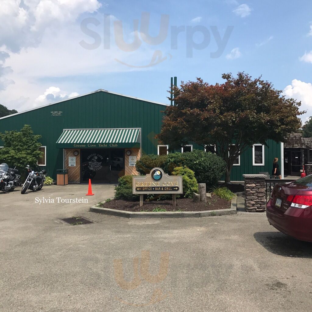 Greene Cove Bar & Grill