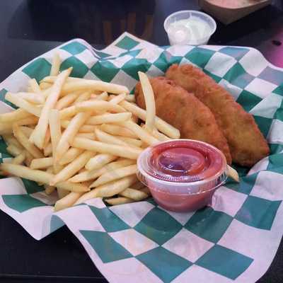 Shoreline Bar & Grill