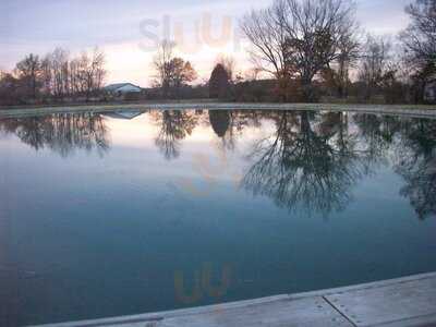 Hyde A Way Catfish Inn