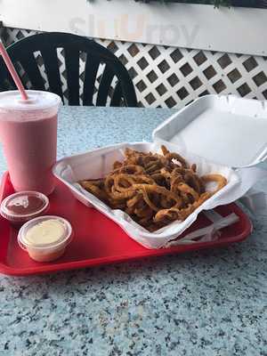 Mace's American Snackbar & Grill