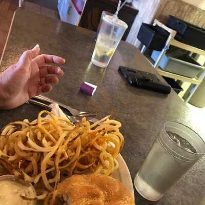 3 Sisters Restaurant