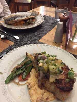 The Palisades Restaurant