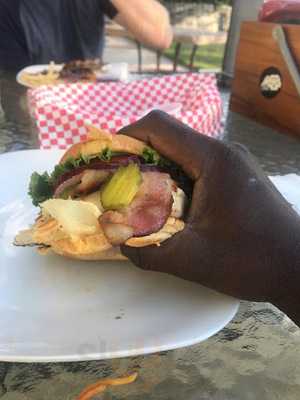 Shipwreck Bar & Grill