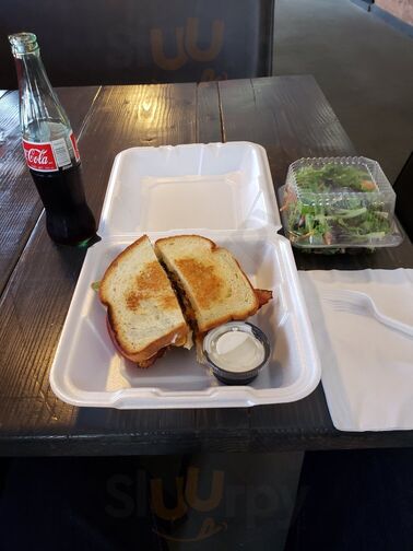 Uncle T's Sangwiches