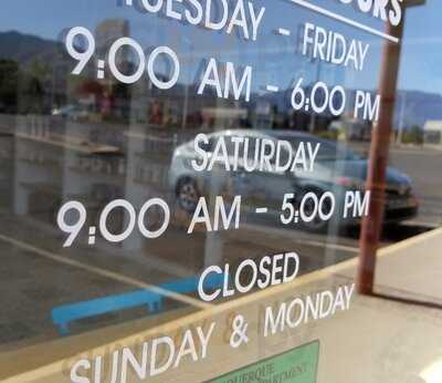 Moon's Coffee And Tea