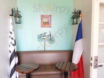 La Table De Sophie And Le Bar De Simon