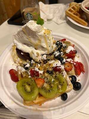 Waffle And Berry