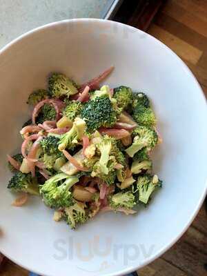 Emmy Squared Pizza - Queen Village