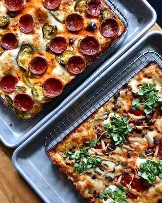 Emmy Squared Pizza - Queen Village