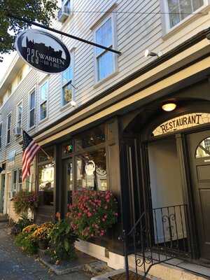 225 Warren Bar & Grill