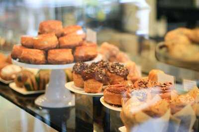 Common Bond Bistro & Bakery