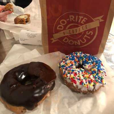 Do-rite Donuts & Chicken- Willis Tower