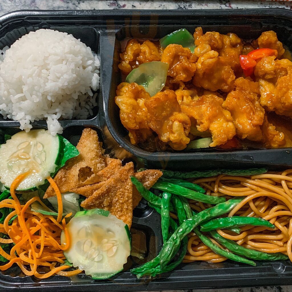 Bento Asian Kitchen + Sushi