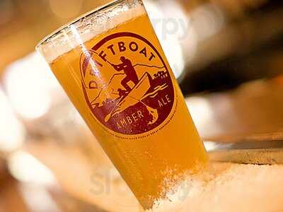 Mackenzie River Pizza, Grill & Pub