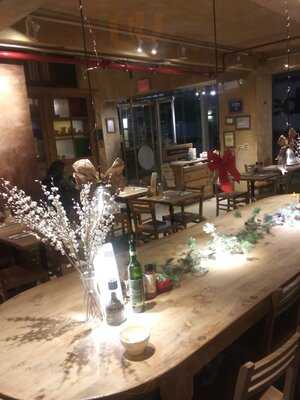 Le Pain Quotidien, 16 E 44th St, New York, Ny 10017