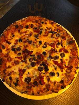 1000 Degrees Pizza Salad Wings