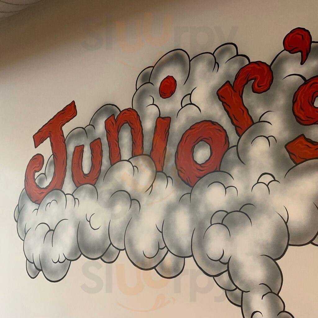 Junior's Pizza