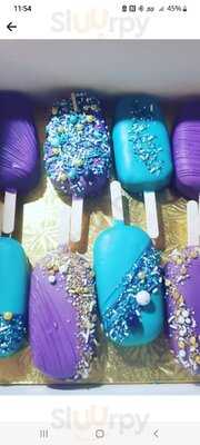 J's Sweet Treats And Wedding Cakes