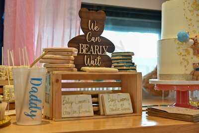 J's Sweet Treats And Wedding Cakes