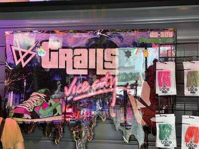 Grails Miami - Restaurant & Sports Bar