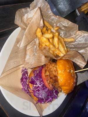 Grails Miami - Restaurant & Sports Bar