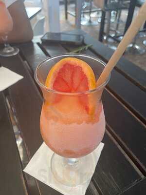 Grails Miami - Restaurant & Sports Bar