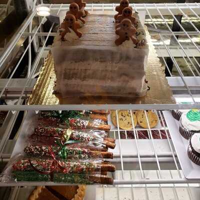 Bear Paw Sweets & Eats