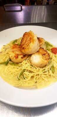 411 Restaurant & Lounge