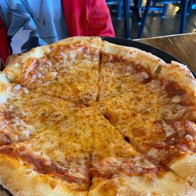 Slackwater Pub & Pizzeria