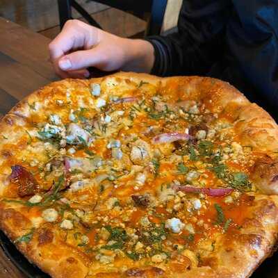 Slackwater Pub & Pizzeria