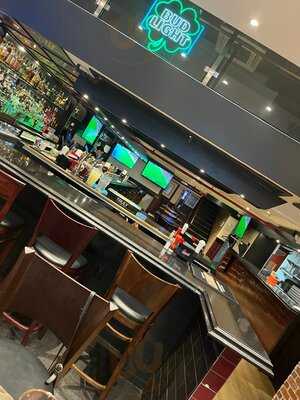 Reilly's Plates & Pours