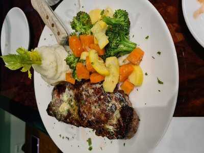 Reilly's Plates & Pours