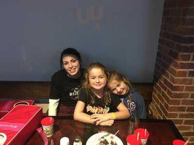 Reilly's Plates & Pours