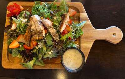 Willy T's Tavern & Grill