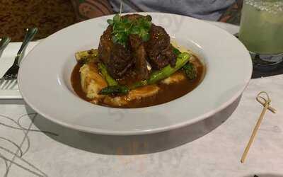 Alexander Pierce Restaurant