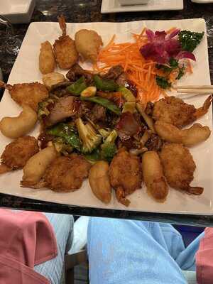 Akashi Fusion Asian & Sushi Bar