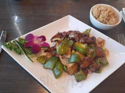 Akashi Fusion Asian & Sushi Bar