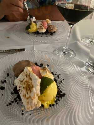 Hyde N Chic Restaurant